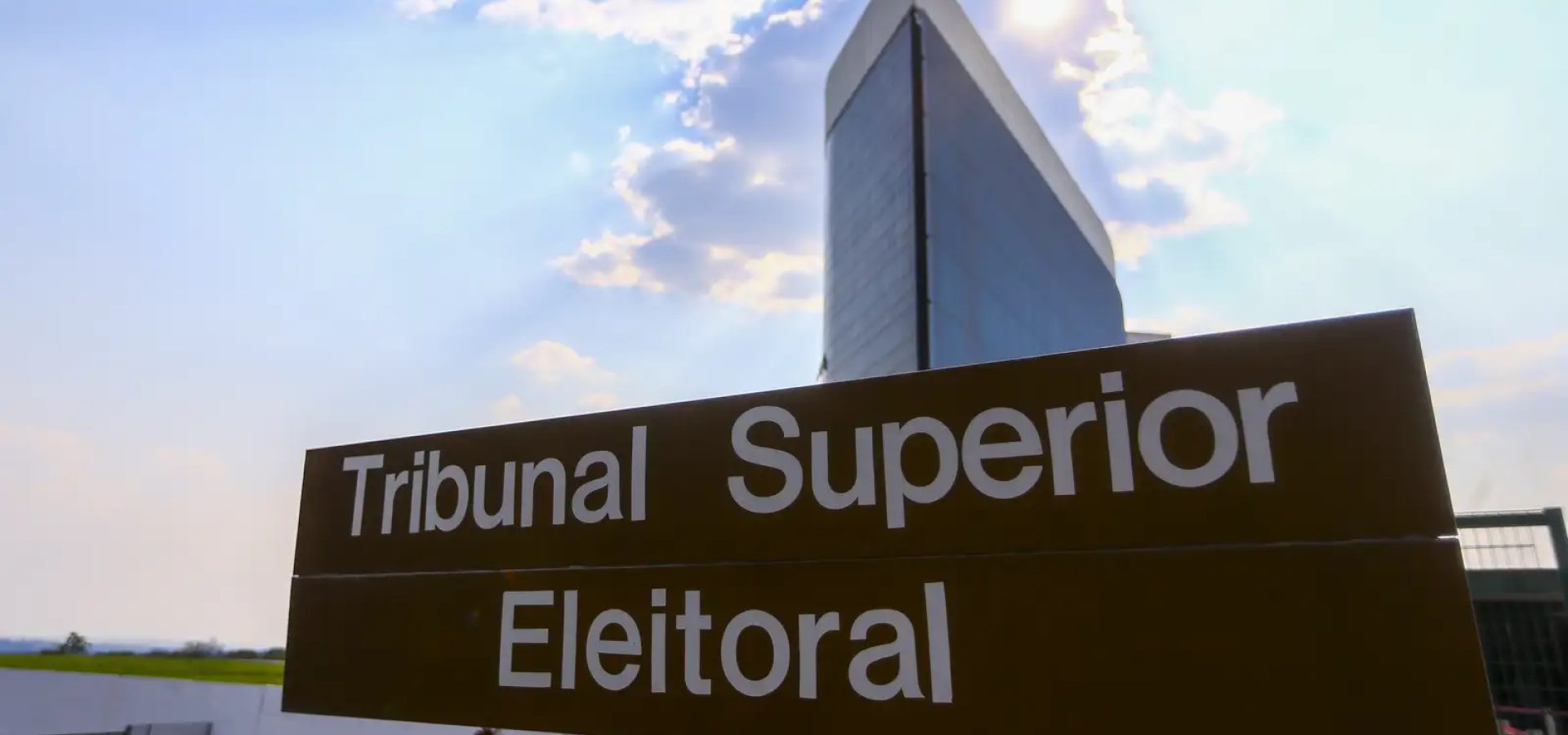 TSE aprova restrições para uso de IA nas eleições de outubro