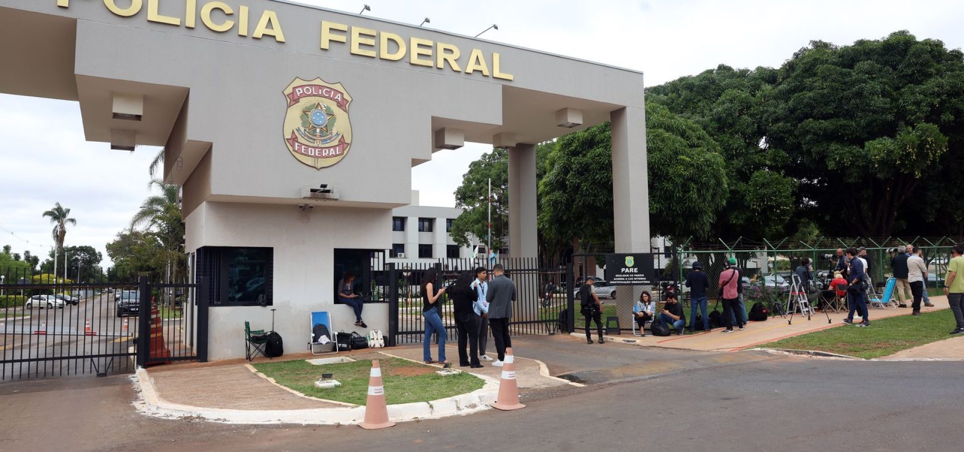 "Todo mundo sabe o que ele fez", diz Lula sobre prisão de Bolsonaro