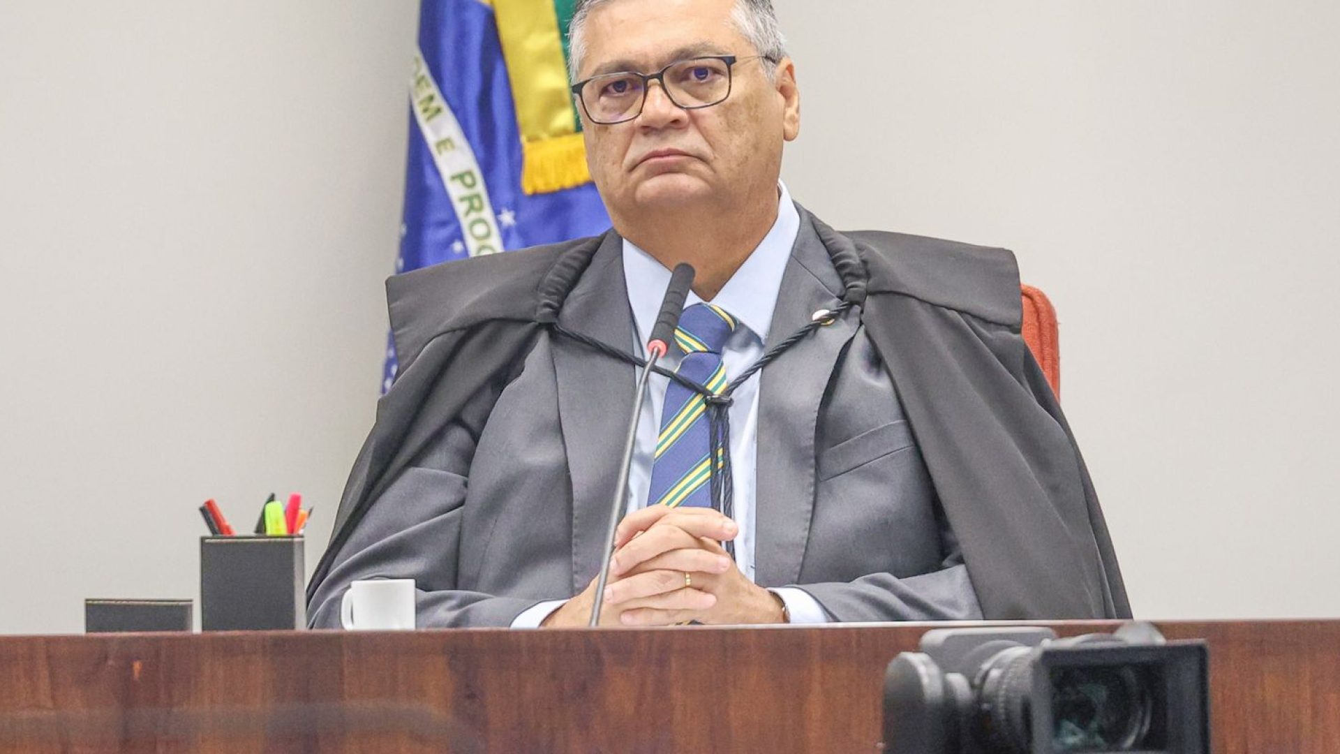 Dino derruba decisão de Mendonça e libera post sobre Nossa Senhora