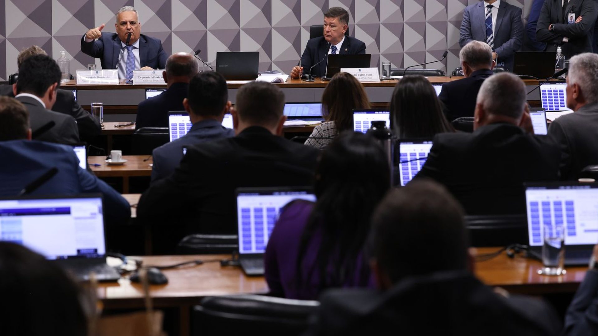 Mendonça proíbe CPMI do INSS de acessar dados de Vorcaro em sala-cofre