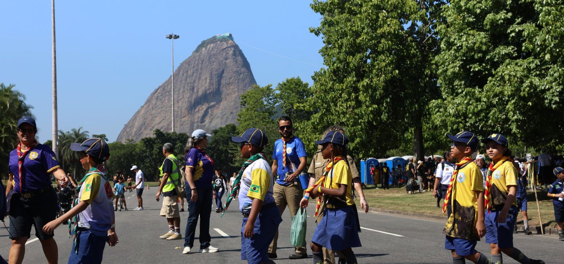 Movimento escoteiro reúne mais de 4 mil pessoas em evento no Rio