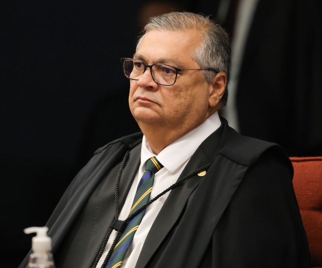 Dino vota pela condenação de cinco PMs do DF a 16 anos pelo 8/1