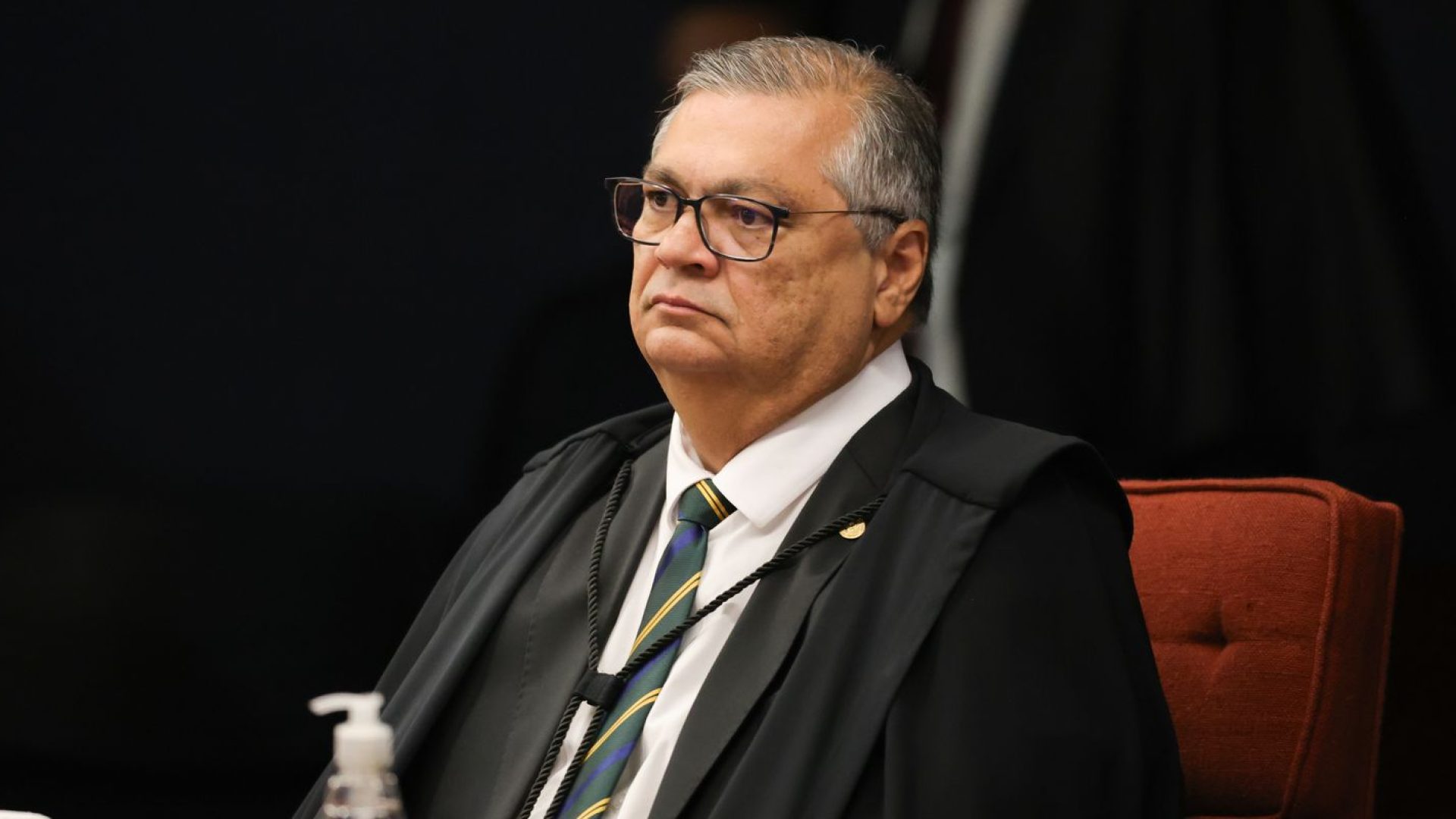 Dino vota pela condenação de cinco PMs do DF a 16 anos pelo 8/1
