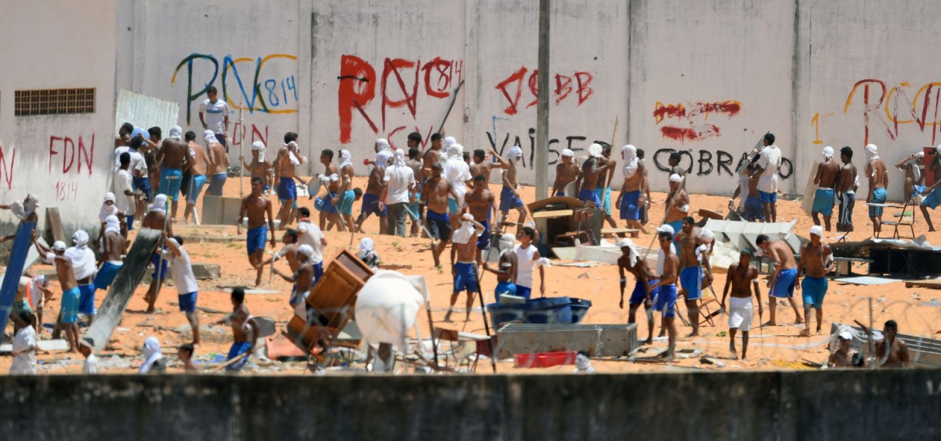 Classificar PCC e CV como terroristas não ajuda o Brasil, diz promotor