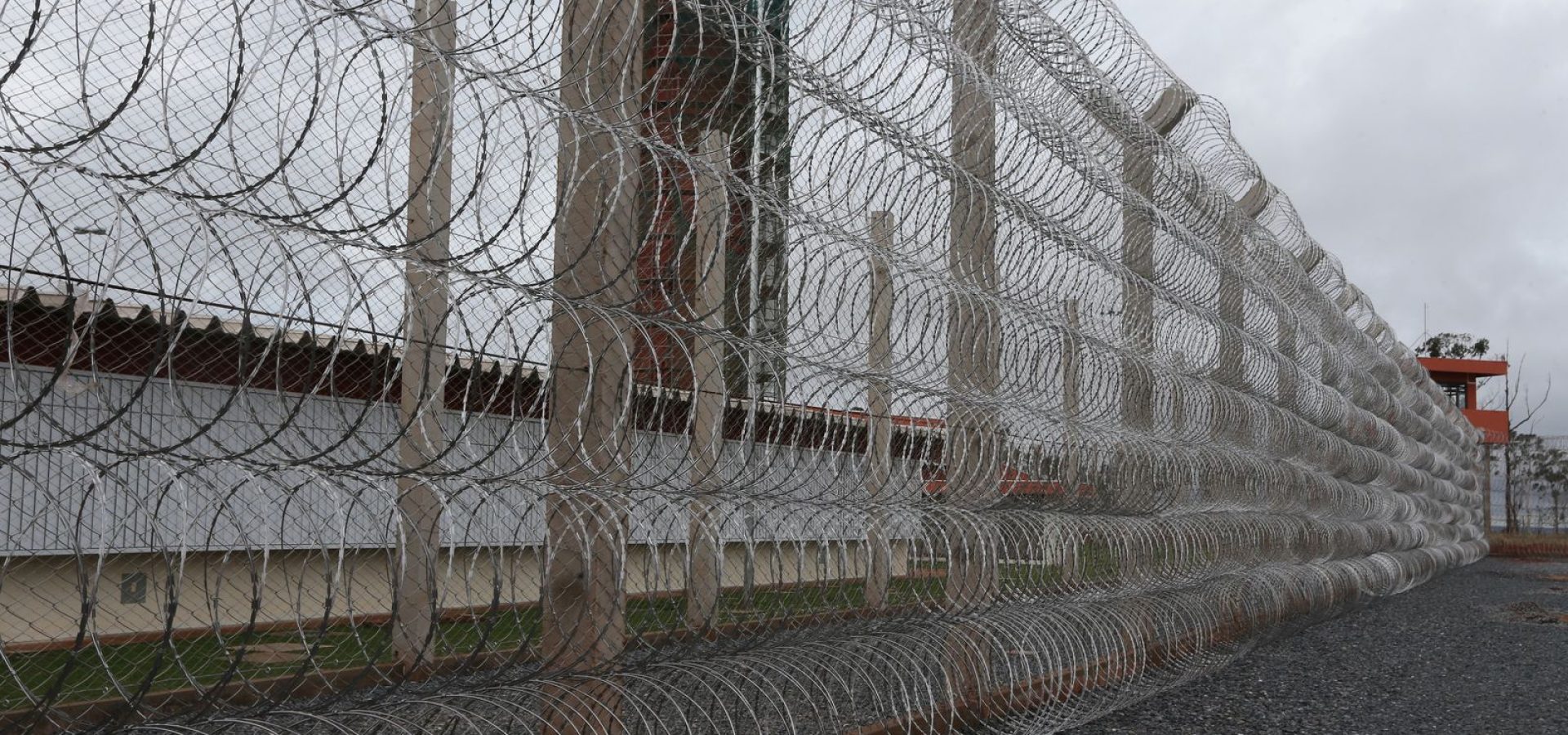 Sancionada lei que endurece pena a condenados por morte de policiais
