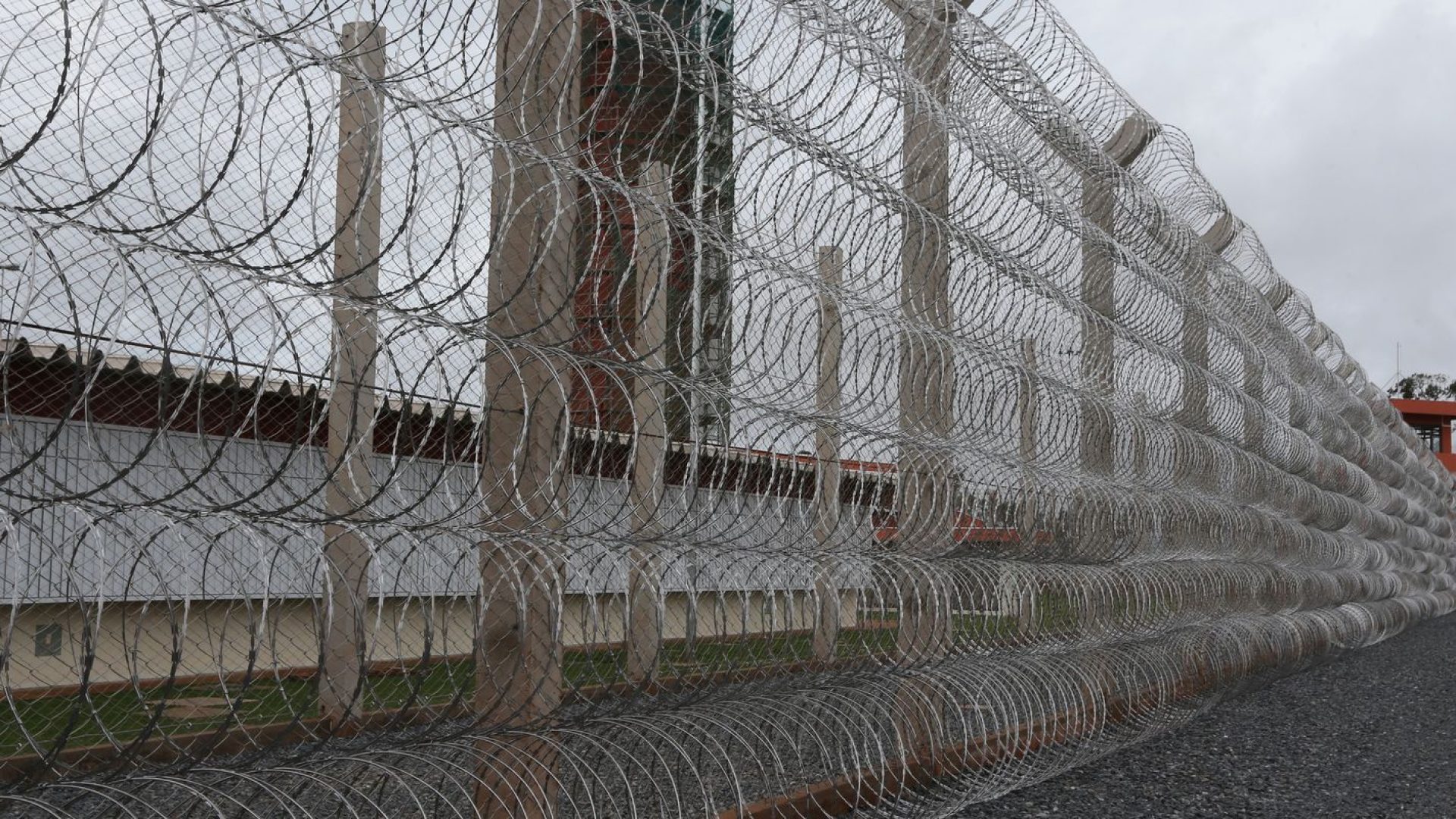 Sancionada lei que endurece pena a condenados por morte de policiais