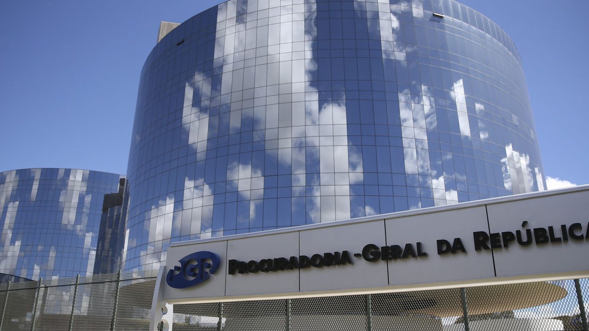PGR deve se manifestar sobre supostas conversas entre Vorcaro e Moraes