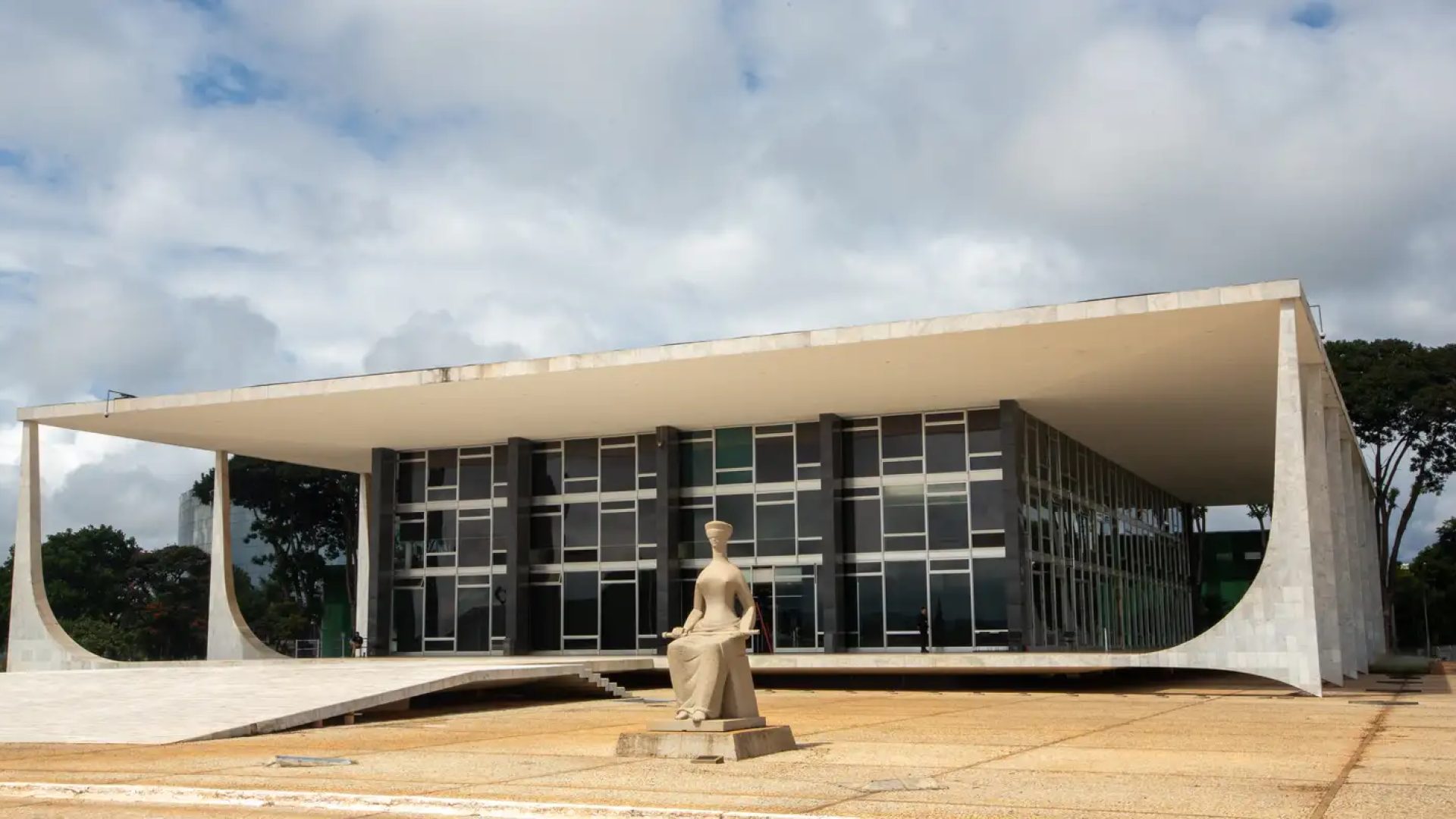 Zanin manda investigar uso de IA para burlar sistema do STF