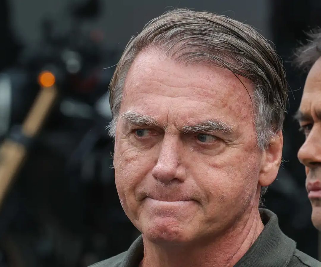 PGR dá aval para Bolsonaro fazer cirurgia no ombro