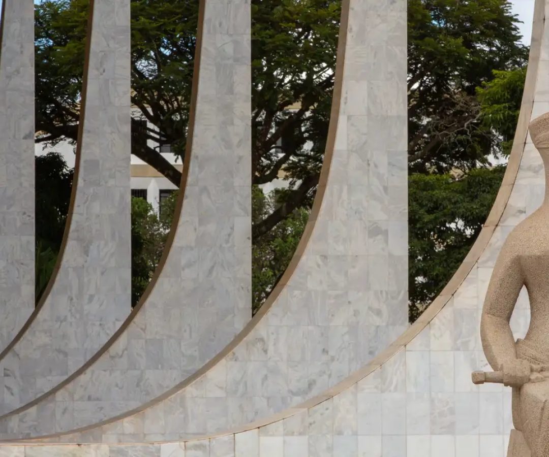 Maioria do STF valida execução das penas de Bolsonaro e seis réus
