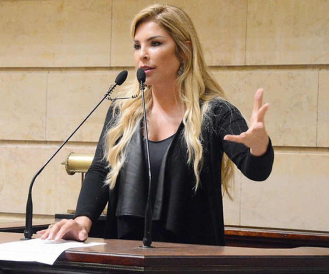 Polícia prende ex-vereadora Veronica Costa, condenada por tortura