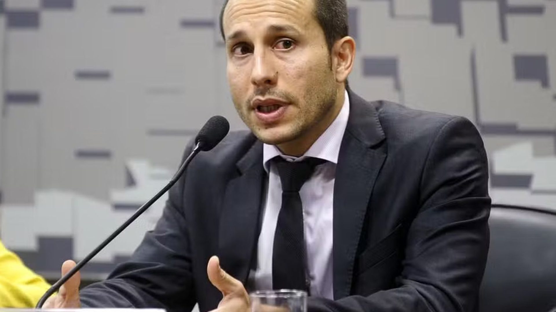 "Verdade prevalecerá", diz número 2 da PF após afastamento de Andrei 