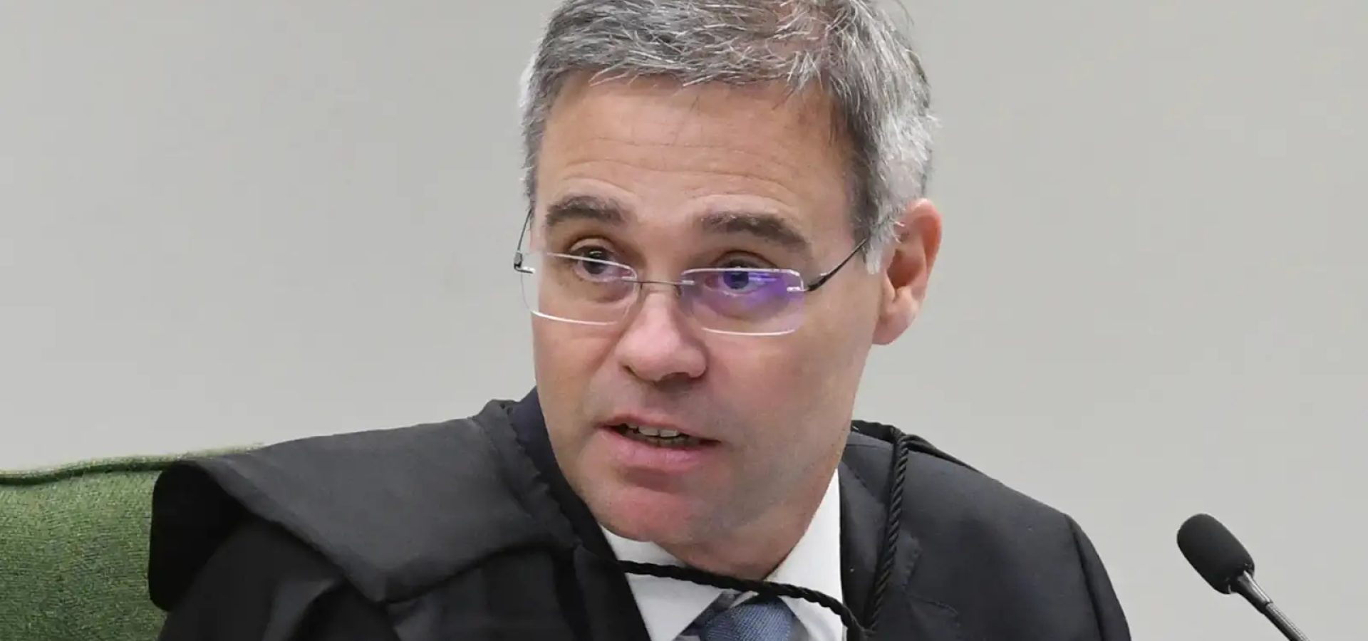Mendonça usou pedido do partido Novo para afastar diretor-geral da PF