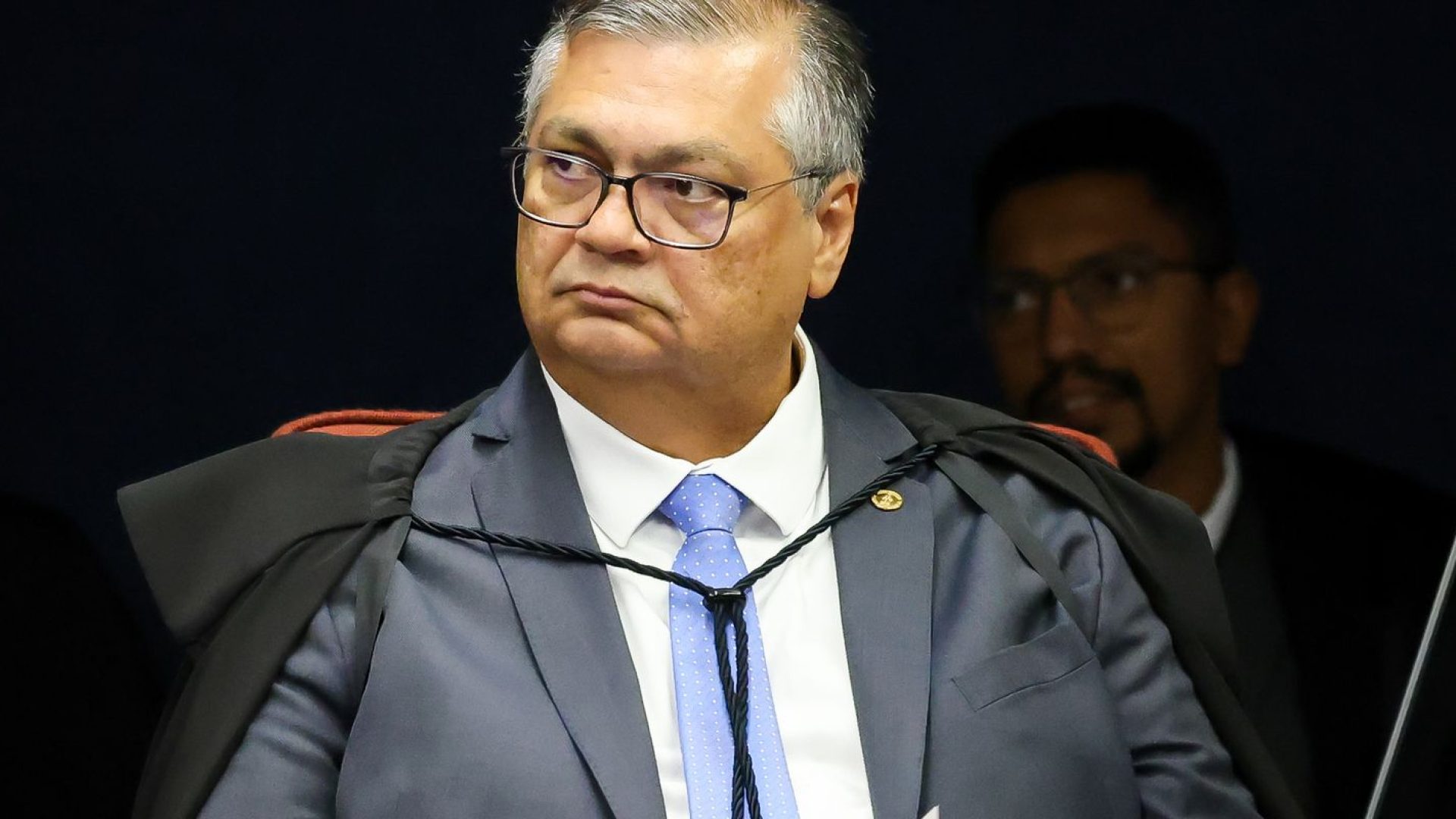 Dino proíbe saques em espécie de emendas parlamentares