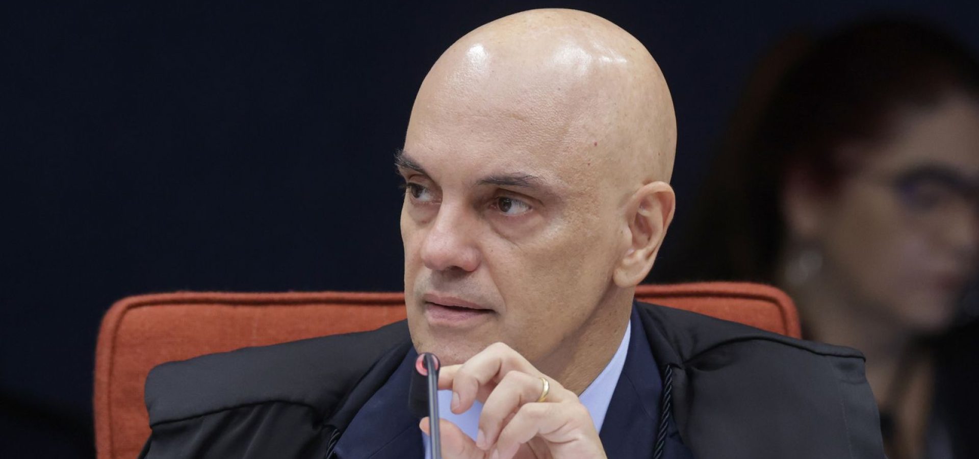 Moraes vota por condenar mais 5 réus da trama golpista e absolver um