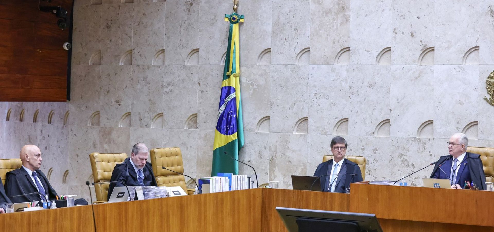 "Sem STF, fica pior", diz Dino sobre atuação da Corte