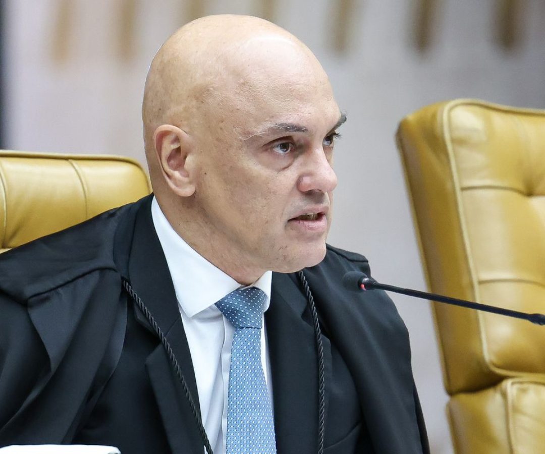 Moraes dá 10 dias para PF ouvir Flávio em caso de calúnia contra Lula 