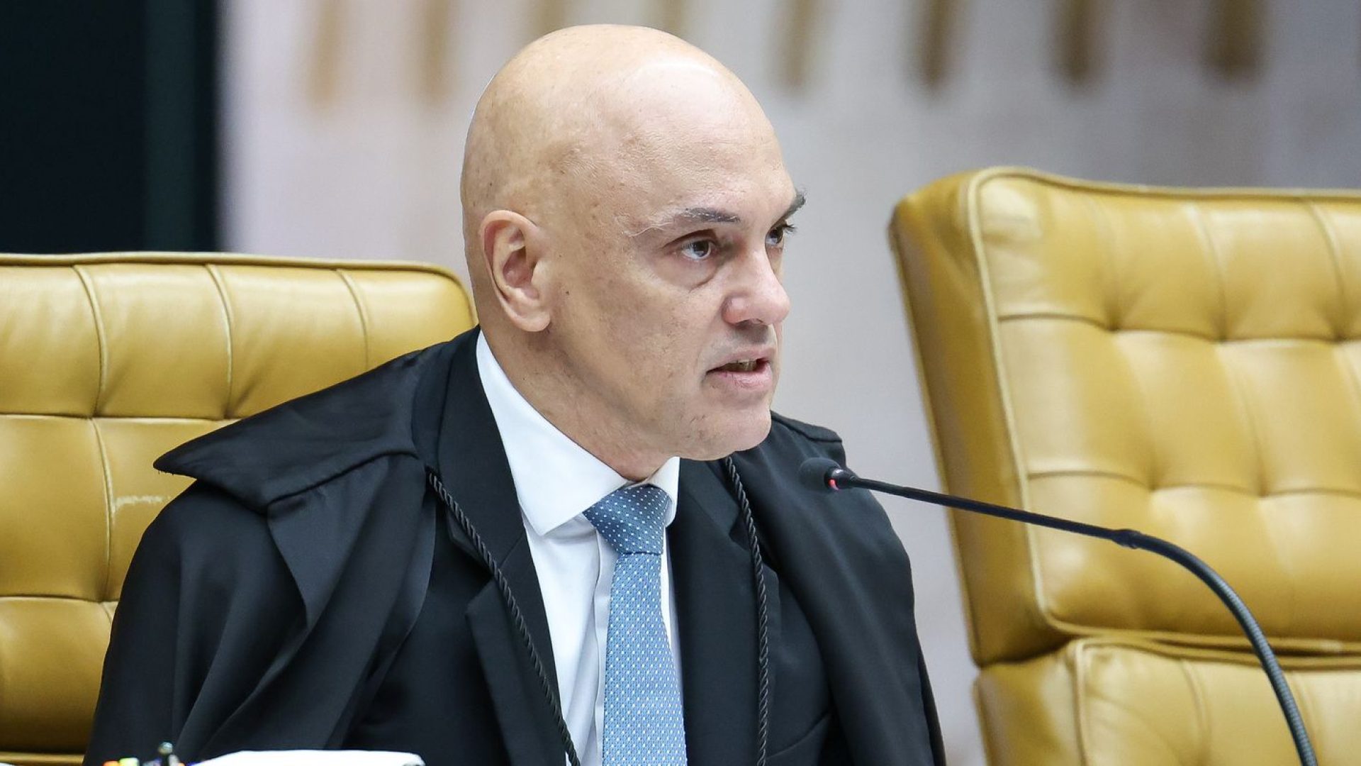 Moraes dá 10 dias para PF ouvir Flávio em caso de calúnia contra Lula 