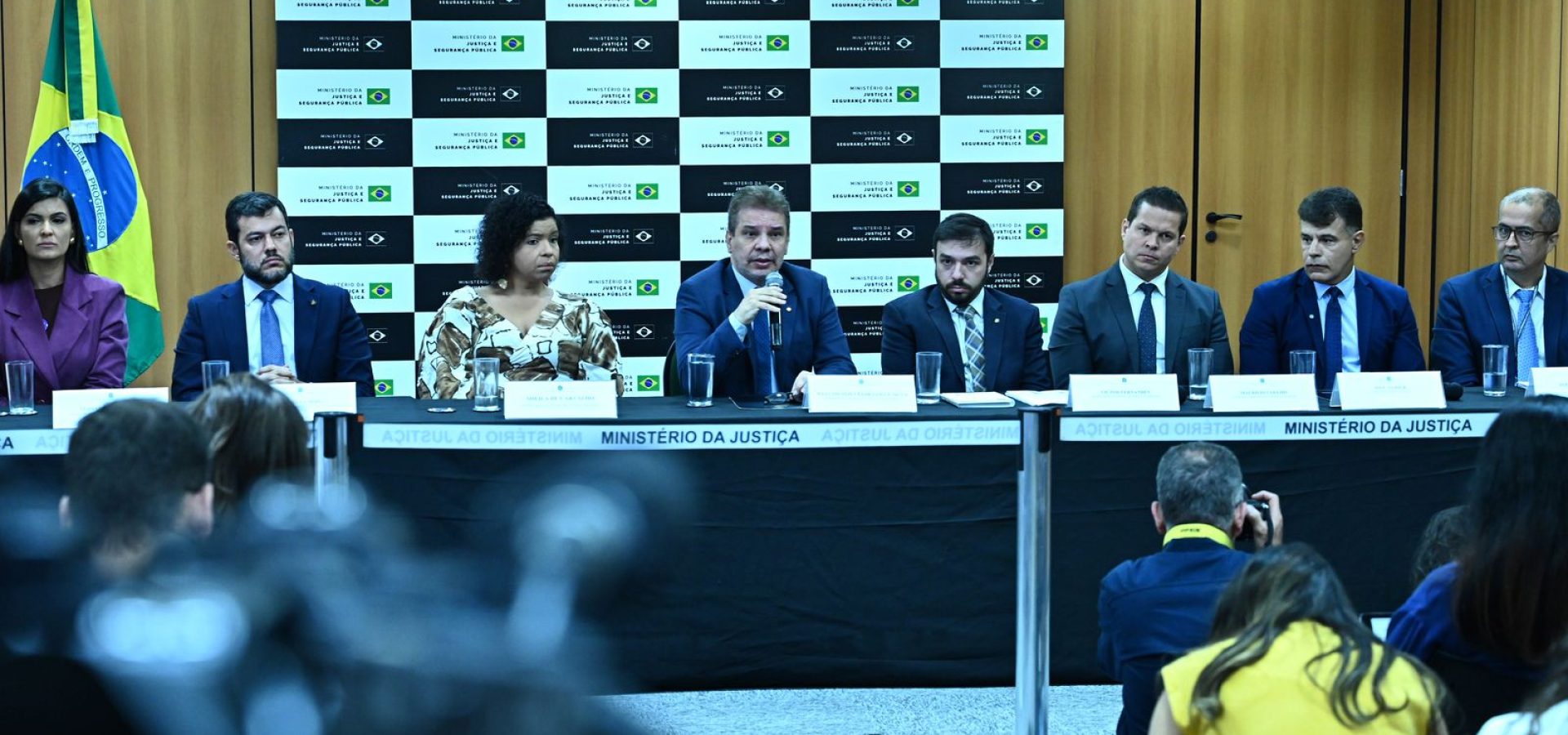 Operação Lívia combate rede que induzia jovens a suicídio na internet
