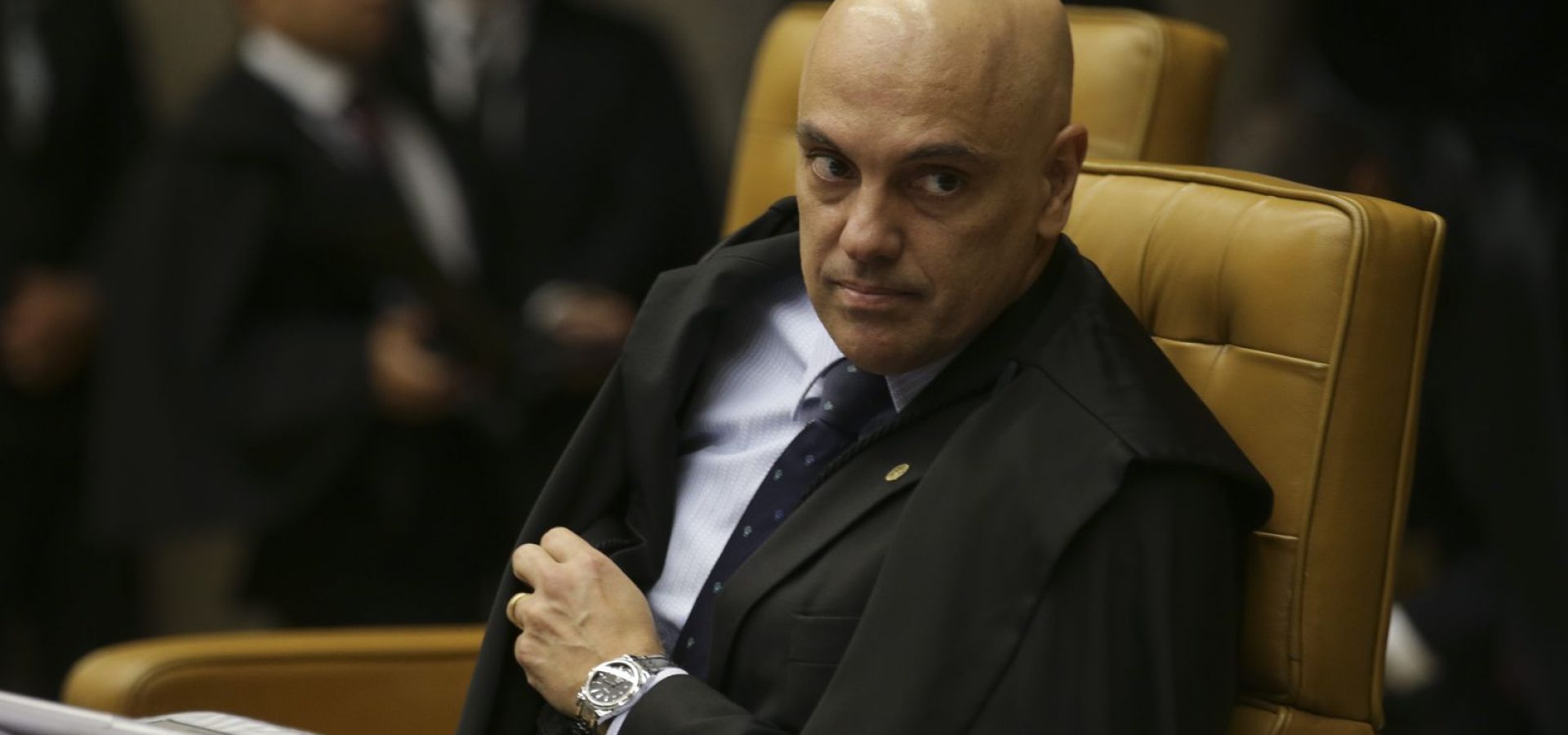 STF dá 48h para tribunais explicarem pagamentos acima do limite a juiz