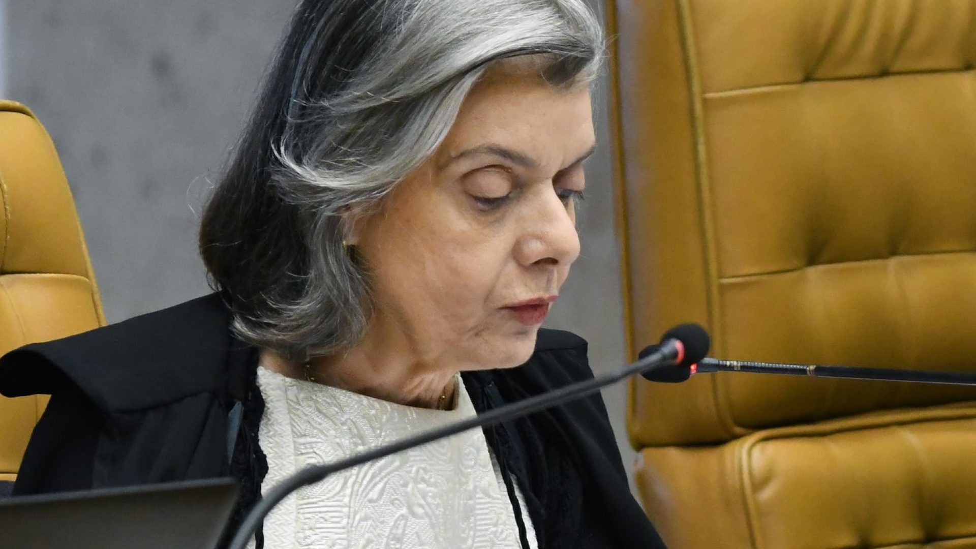 STF provocou mal-estar cívico na população, diz Cármen Lúcia