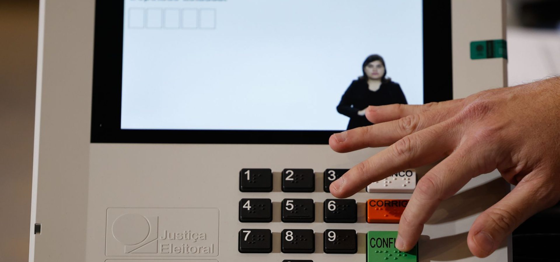 TRE-RJ altera 66 locais de votação por questões de segurança