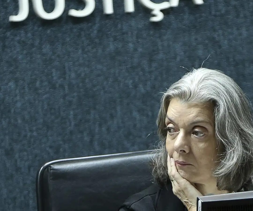 Cármen Lúcia vota por derrubar flexibilização da Lei da Ficha Limpa 
