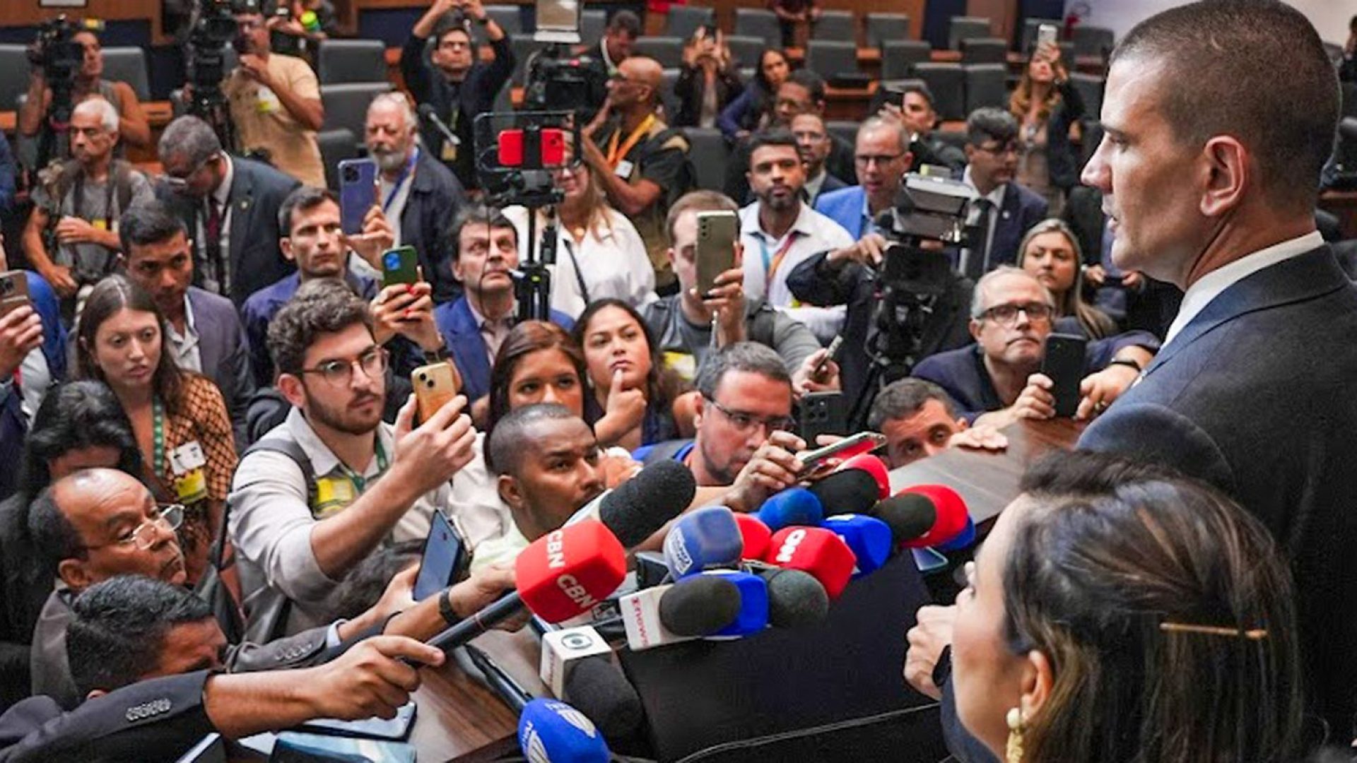 Presidente da Alerj pede ao STF para assumir governo interino do Rio