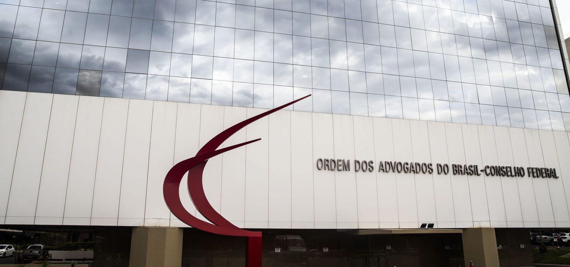 OAB cita “natureza perpétua” e pede fim de inquérito das fake news