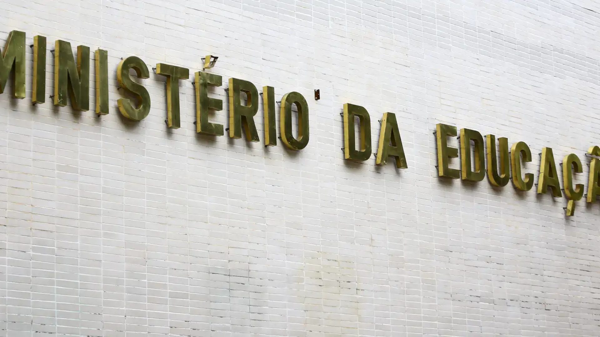 Formação de professores a distância mostra desempenho 53,1% inferior