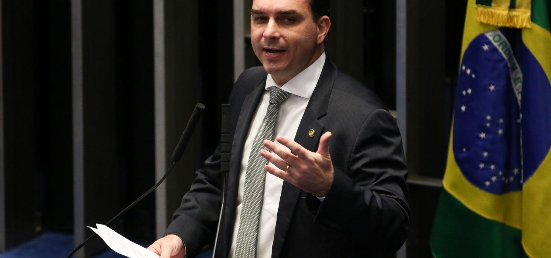 PGR pede que Flávio Bolsonaro seja ouvido por calúnia contra Lula