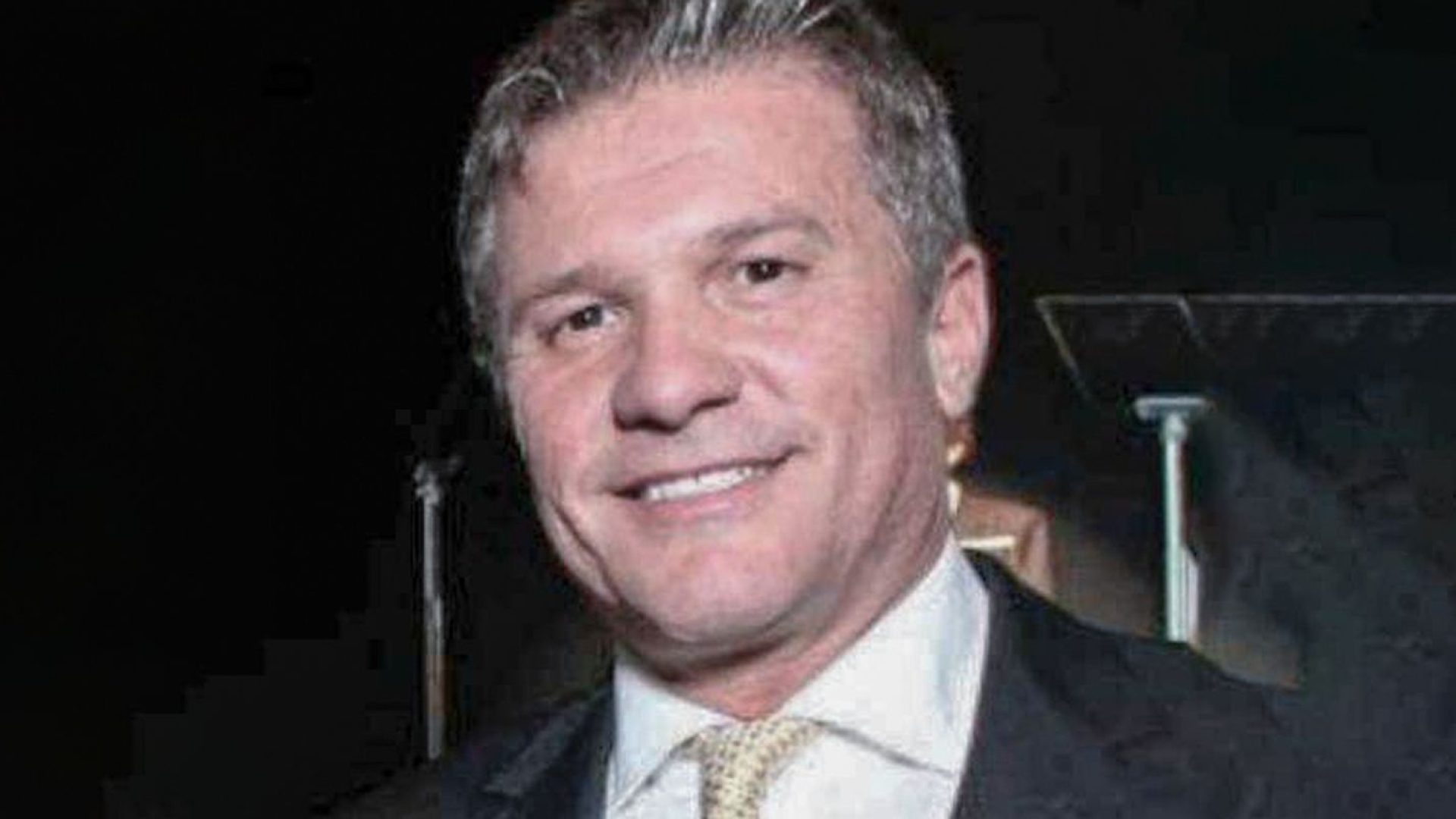 Mendonça vota para manter prisão de pai de Vorcaro; Gilmar pede vista