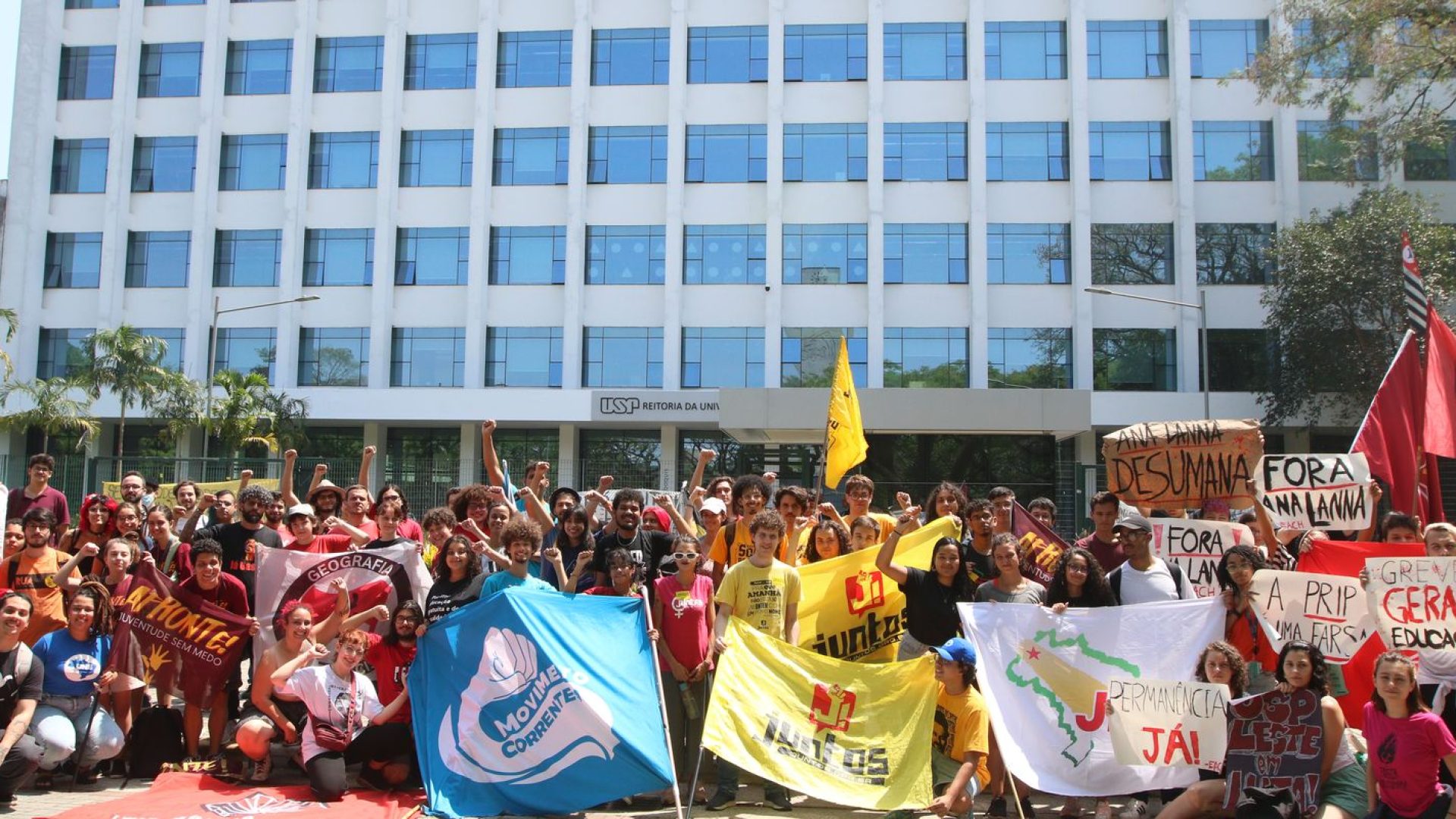 Estudantes encerram greve de quase dois meses na USP