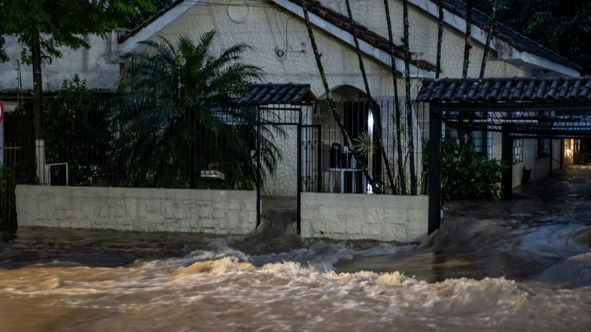 Campanha em escolas do DF alerta para prevenção de desastre climático