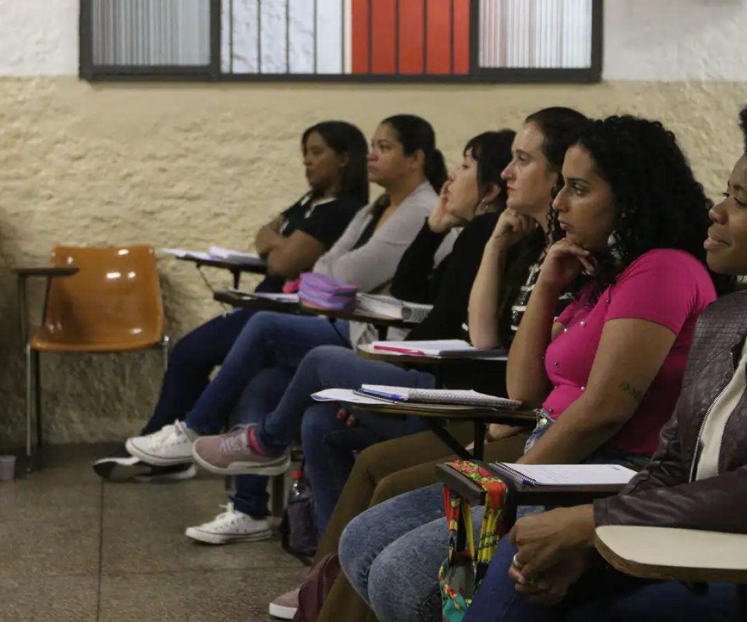 MEC contempla 504 cursinhos populares com benefícios de rede nacional