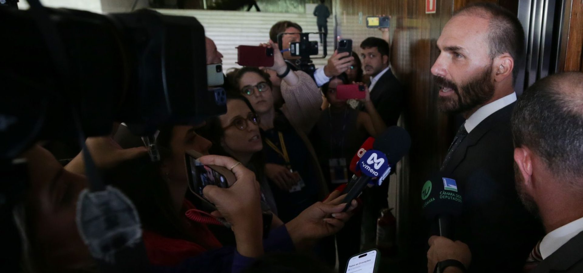 Por unanimidade, STF torna Eduardo Bolsonaro réu por atuação nos EUA