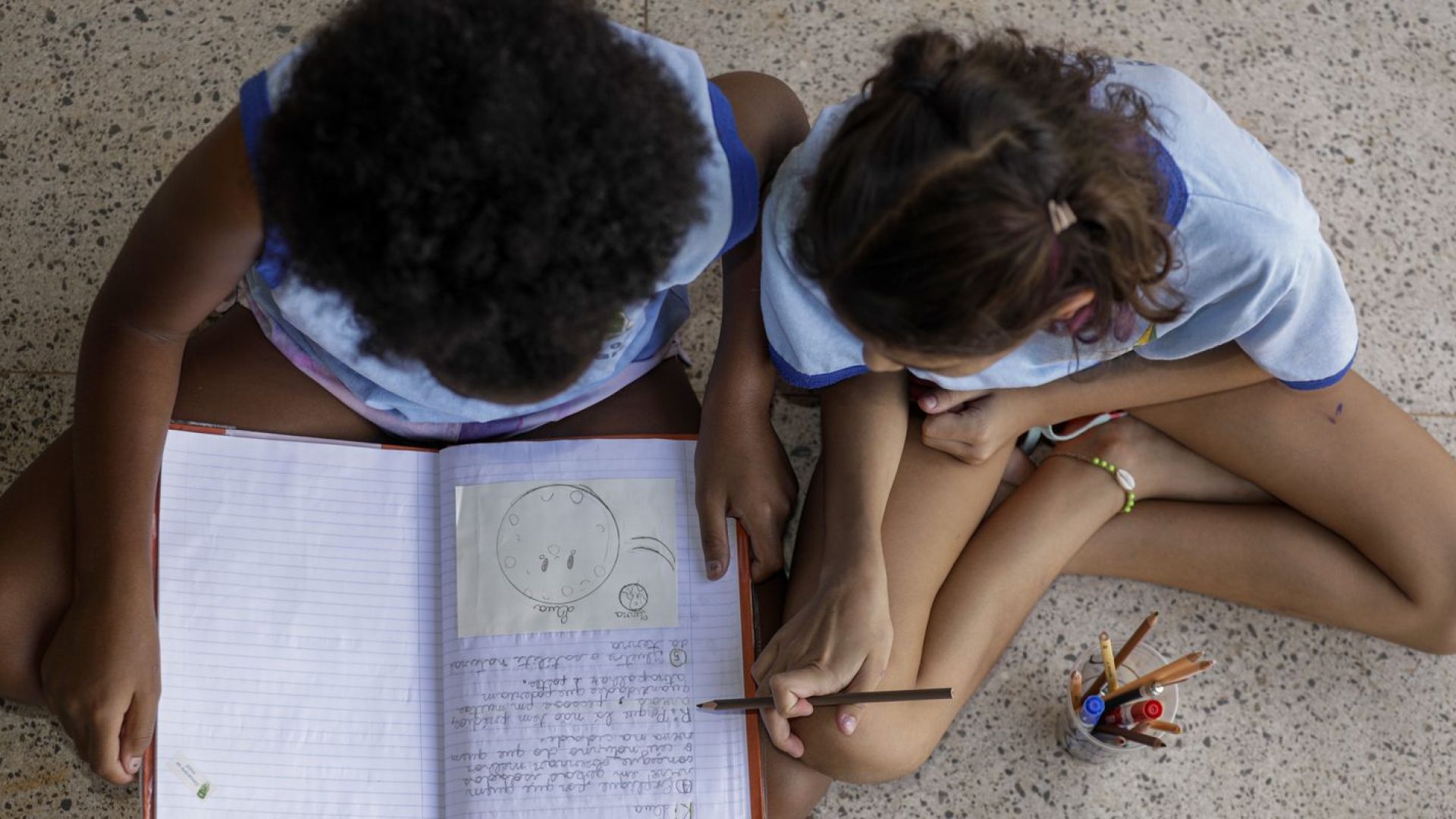 Metade dos estudantes não vê debate antirracista na escola, diz estudo