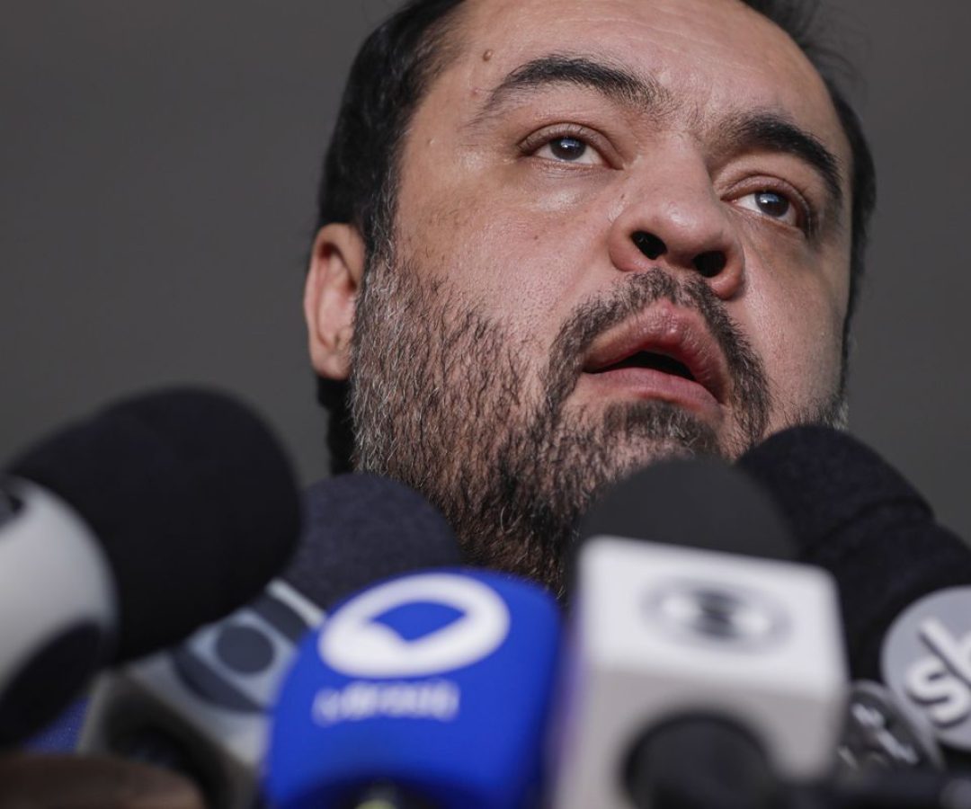 Ministro suspende julgamento que pode cassar governador do Rio