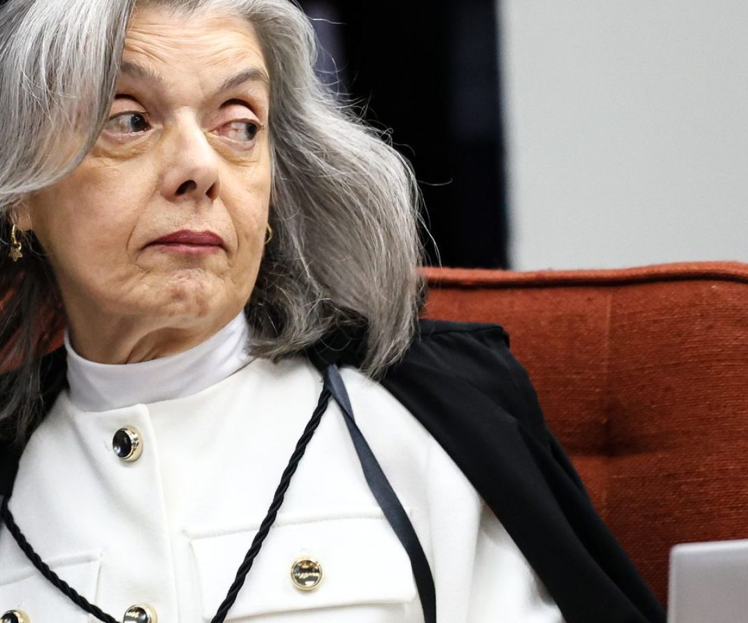 Cármen Lúcia relata ameaça de bomba em palestra a estudantes no DF