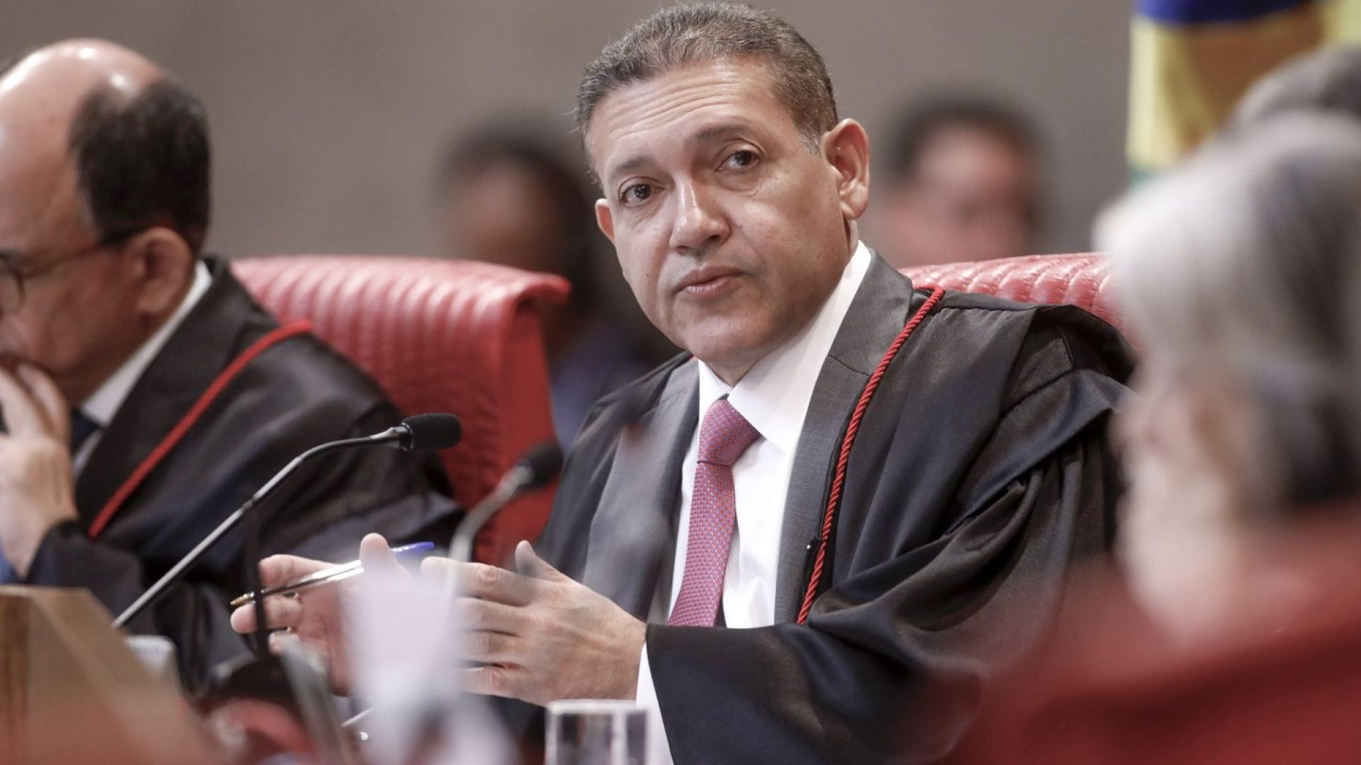 Nunes Marques vai relatar ação de Bolsonaro para anular pena