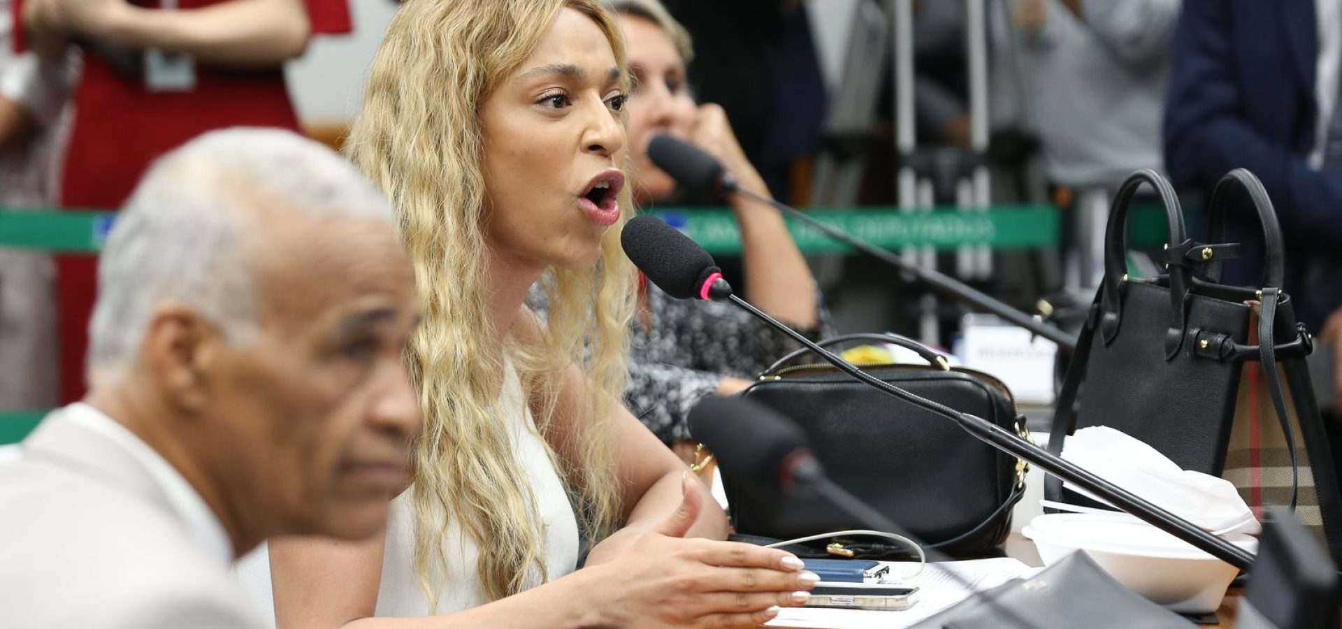 MPF pede condenação de Ratinho e SBT por falas contra Erika Hilton 