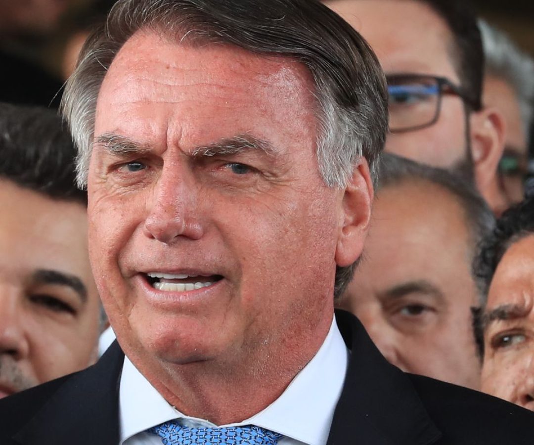 Moraes autoriza defesa de Bolsonaro a acompanhar depoimento sobre arma