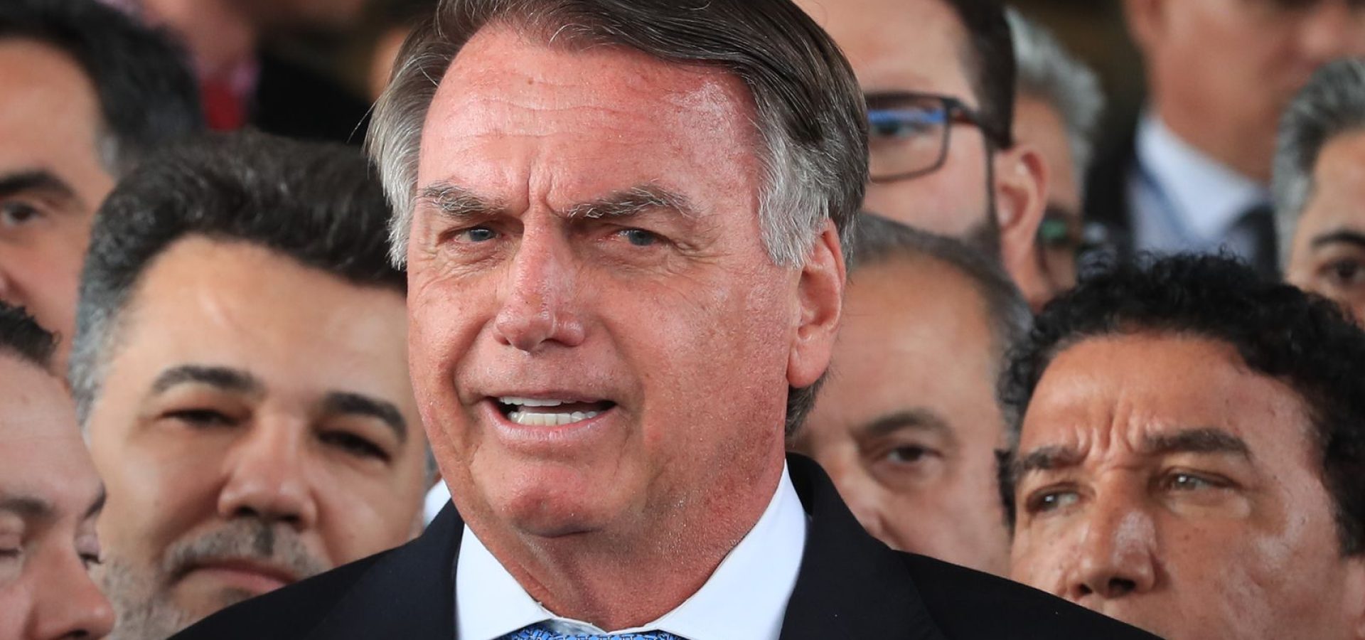 Moraes autoriza defesa de Bolsonaro a acompanhar depoimento sobre arma