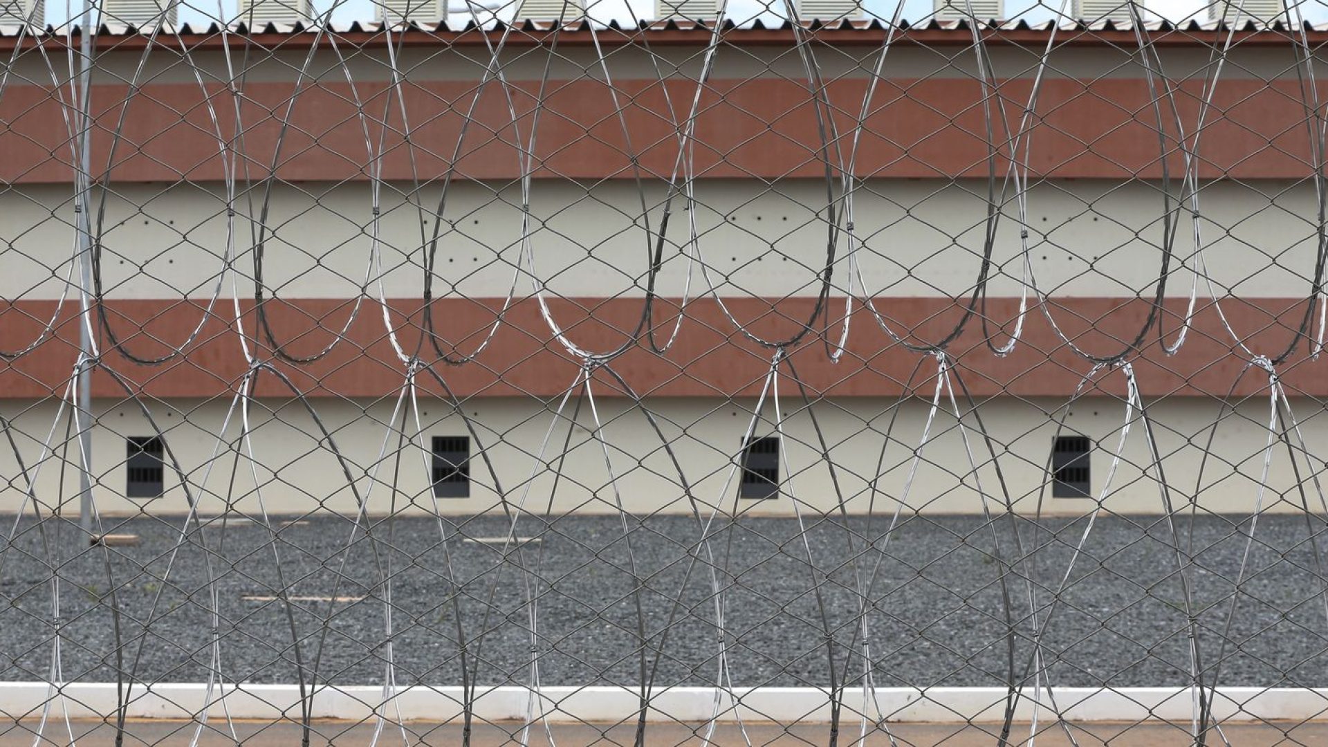 Vorcaro chega a Brasília em voo da PF e vai para presídio federal