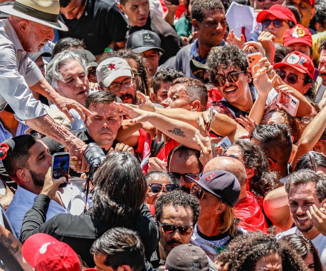Lula afirma que PT entrará na Justiça contra suspensão de canal