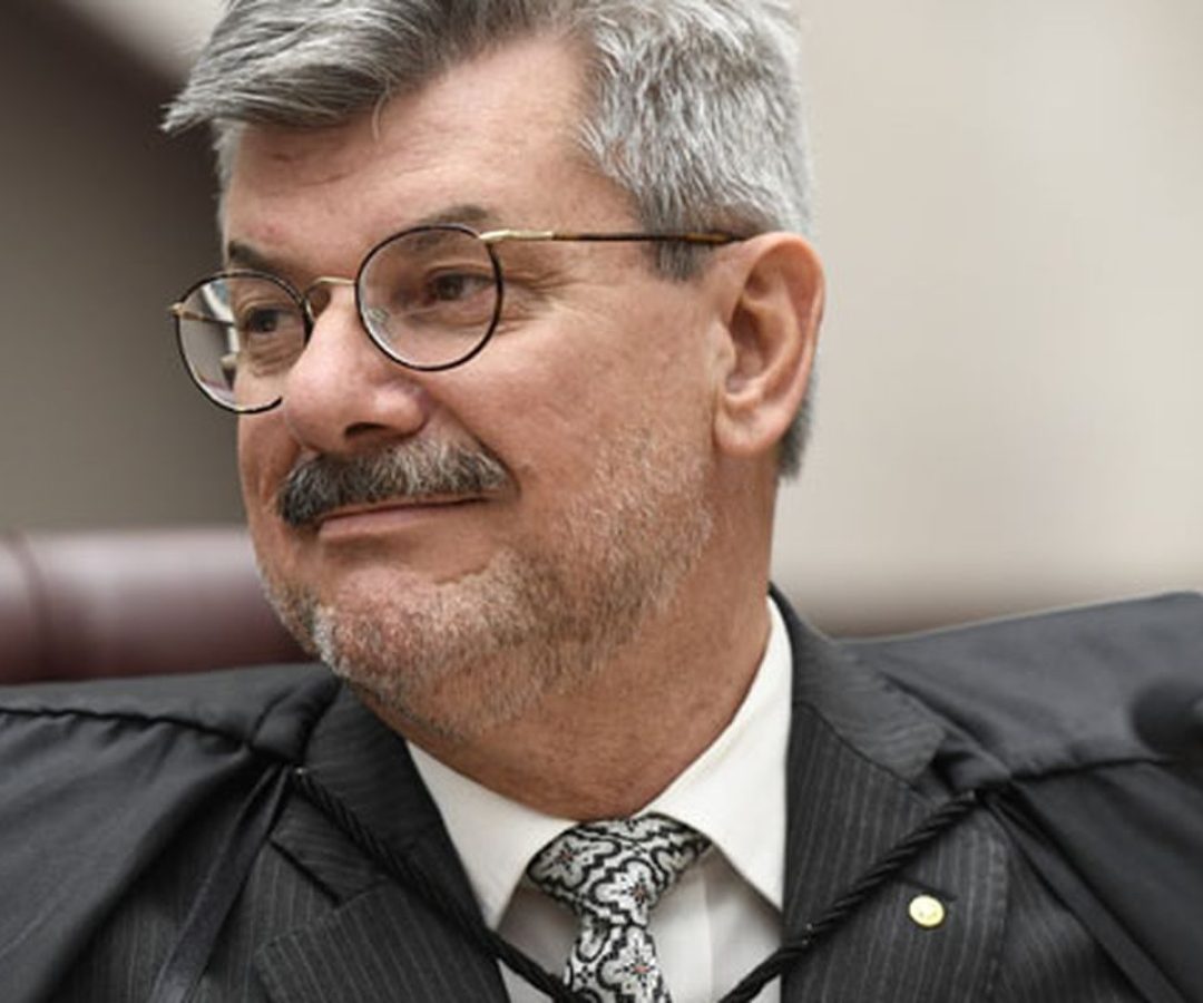 Ministro do STJ nega importunação sexual e pede licença de 90 dias