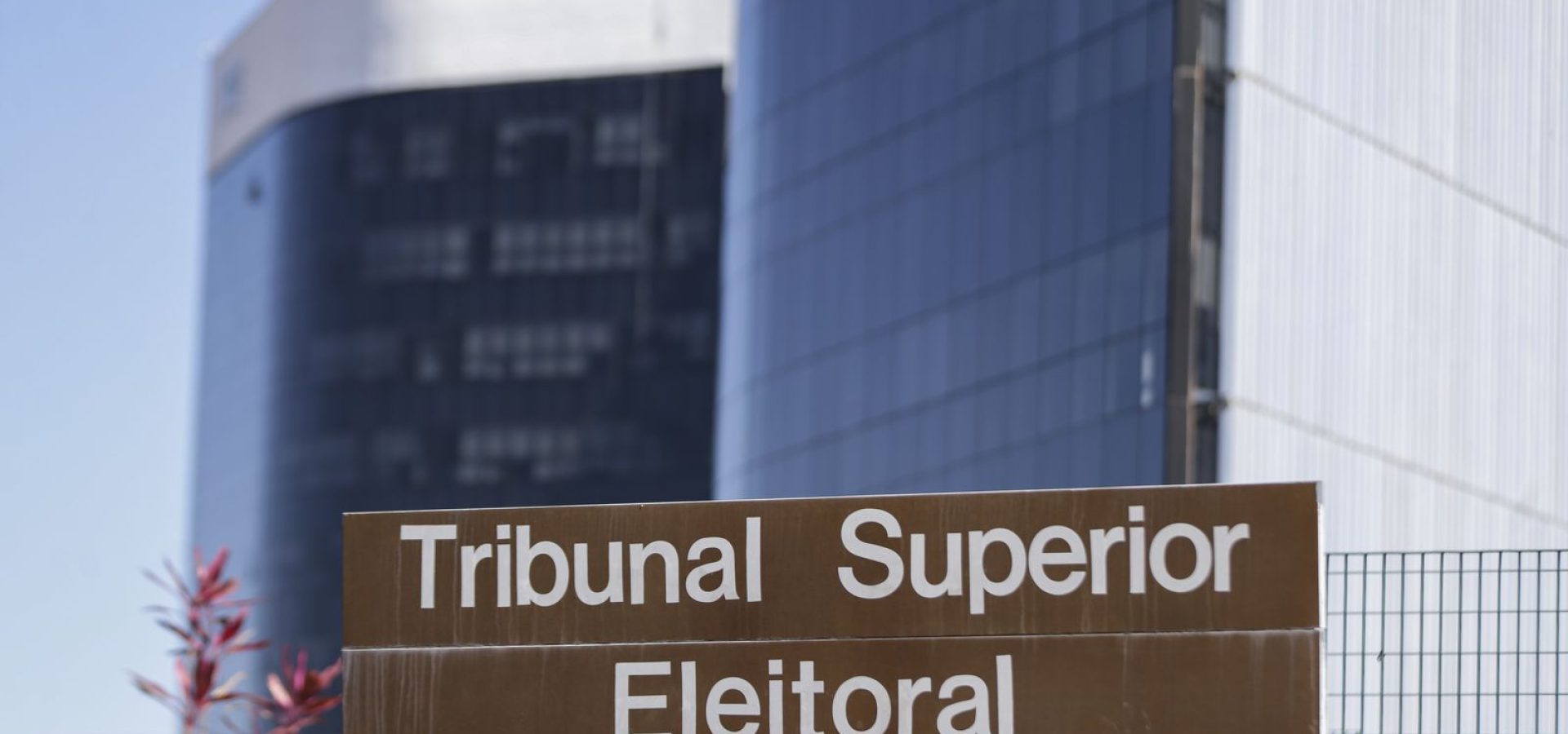 TSE julga hoje processo que pede cassação do governador do Rio