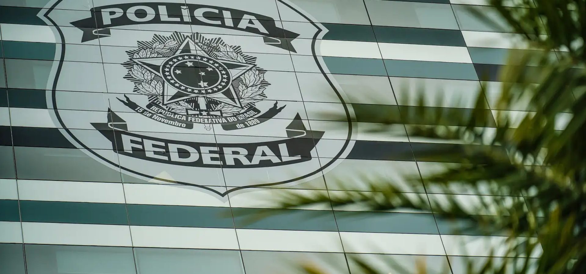Em manifestação escrita, Flávio Bolsonaro nega ter caluniado Lula