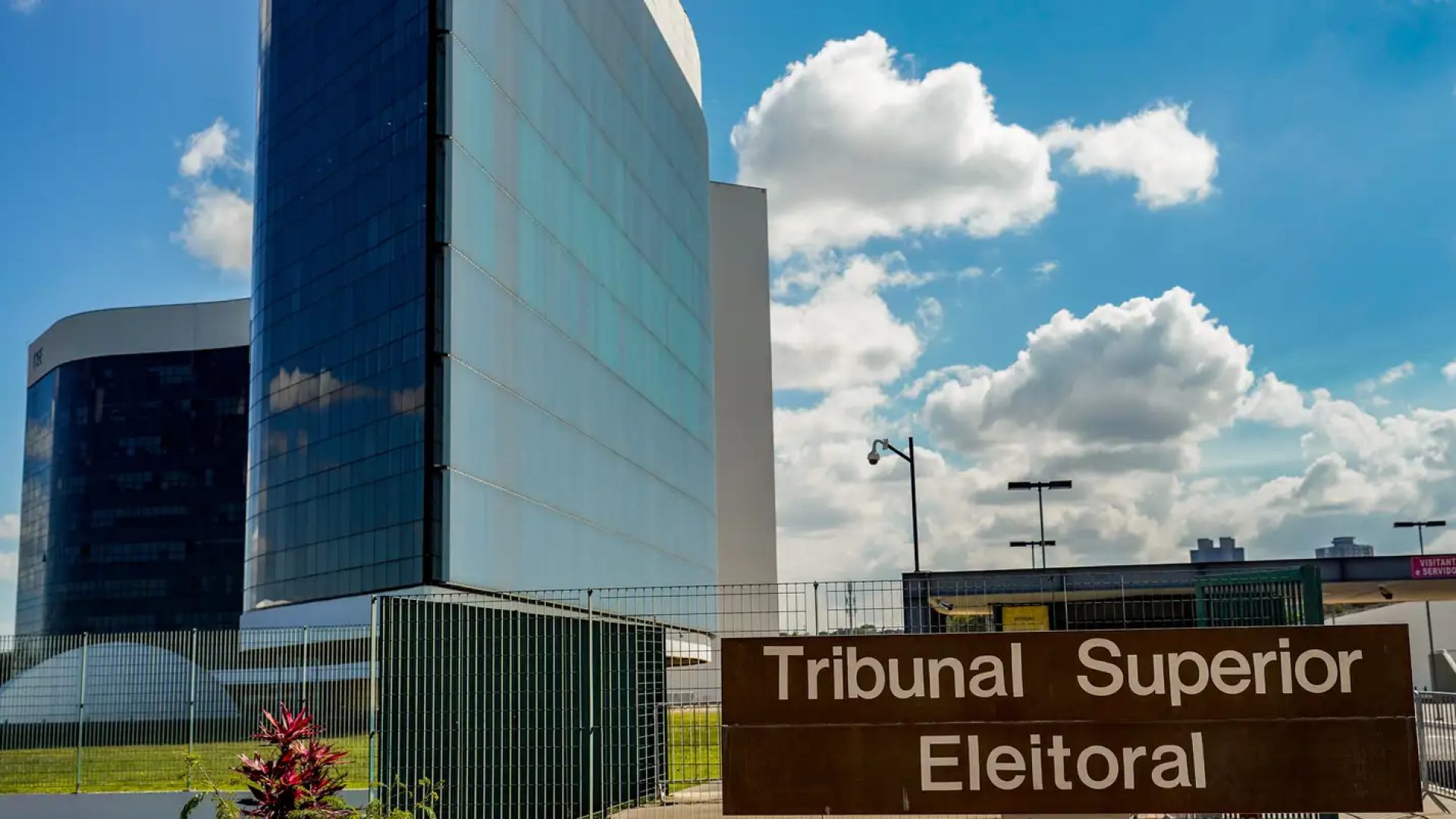 TSE se reúne nesta quinta em busca de consenso sobre IA nas eleições