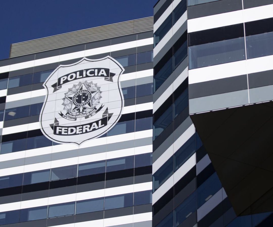 PF faz operação contra vazamento ilegal de dados de ministros do STF